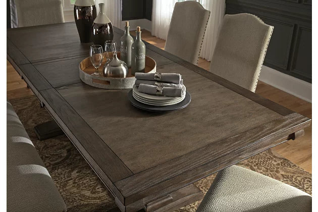 Johnelle Extendable Dining Table
